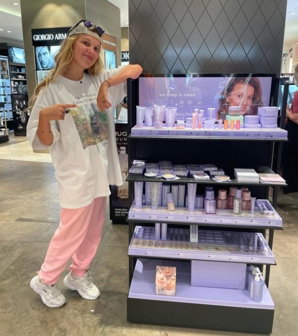 Em 2018, a atriz lançou sua própria marca de cosméticos, Florence by Mills, voltada para um público jovem e focada em produtos veganos e sustentáveis.