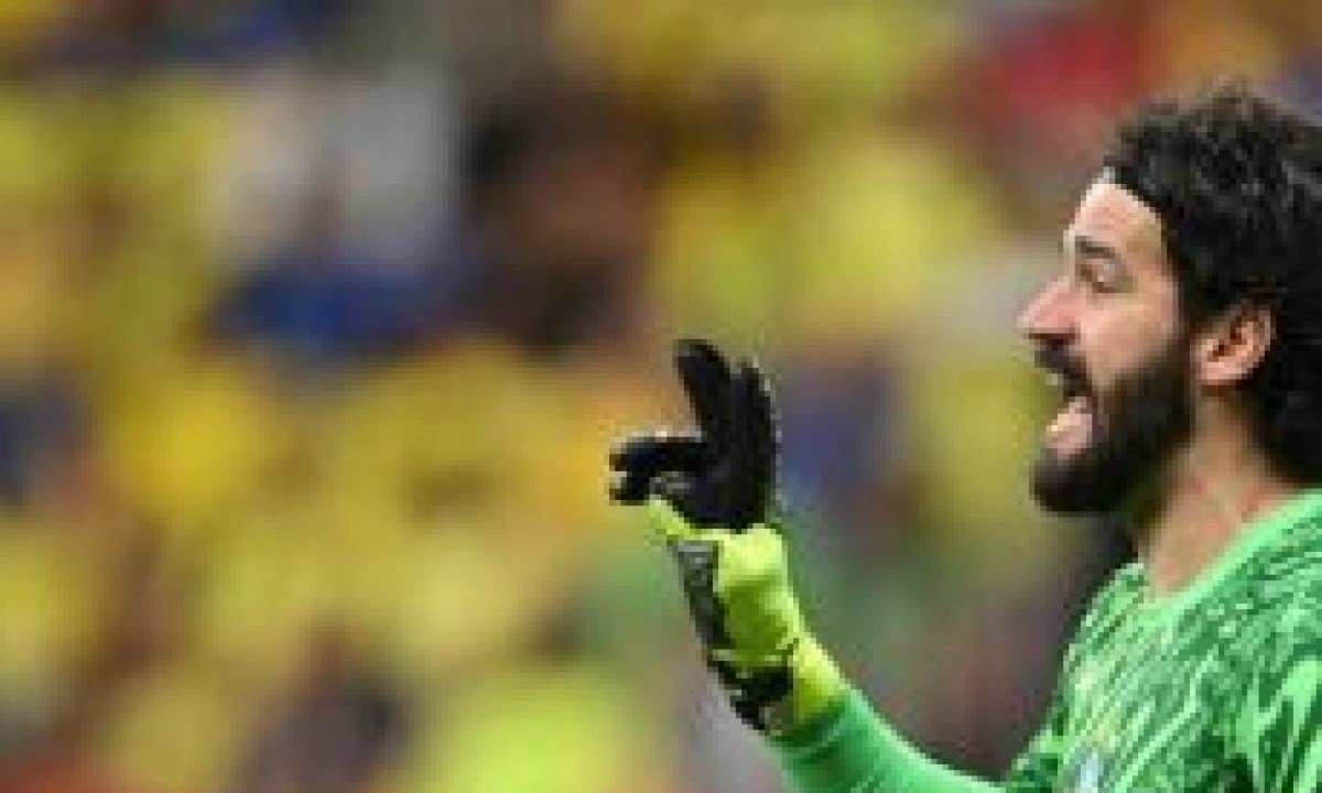 Seleção Brasileira: goleiro Alisson leva pancada na cabeça e é substituído -  (crédito: No Ataque Internacional)