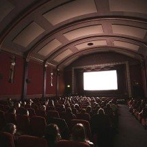 Encanto do telão: Cinemas tradicionais no Brasil e no mundo - Jake Hills / Unsplash