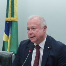 Presidente da CCJ promete priorizar projetos de Lula