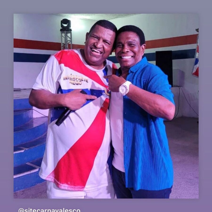 Neguinho tem um irmão que seguiu o mesmo caminho: a paixão pelo samba, música e carnaval. Ninguém menos que Édson Feliciano Marcondes, o Nego, outro grande intérprete das escolas de samba. Já sua irmã, Tina Flor, morreu em 2015. -Instagram/@neguinhodabeijafloroficial