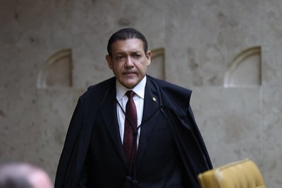 Ministro Nunes Marques durante a sessÃ£o plenÃ¡ria do STF -  (crédito: Gustavo Moreno/STF)