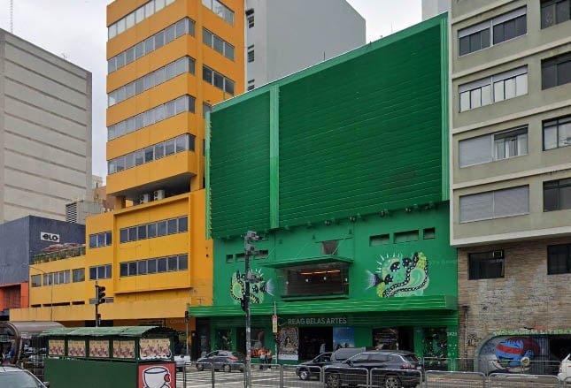 Cine Belas Artes – São Paulo - Fundado em 1943, é um dos principais cinemas de arte do Brasil. Localizado na Rua da Consolação, em São Paulo, passou por períodos de fechamento, mas reabriu com apoio popular. Exibe desde clássicos até lançamentos alternativos. Seu festival 