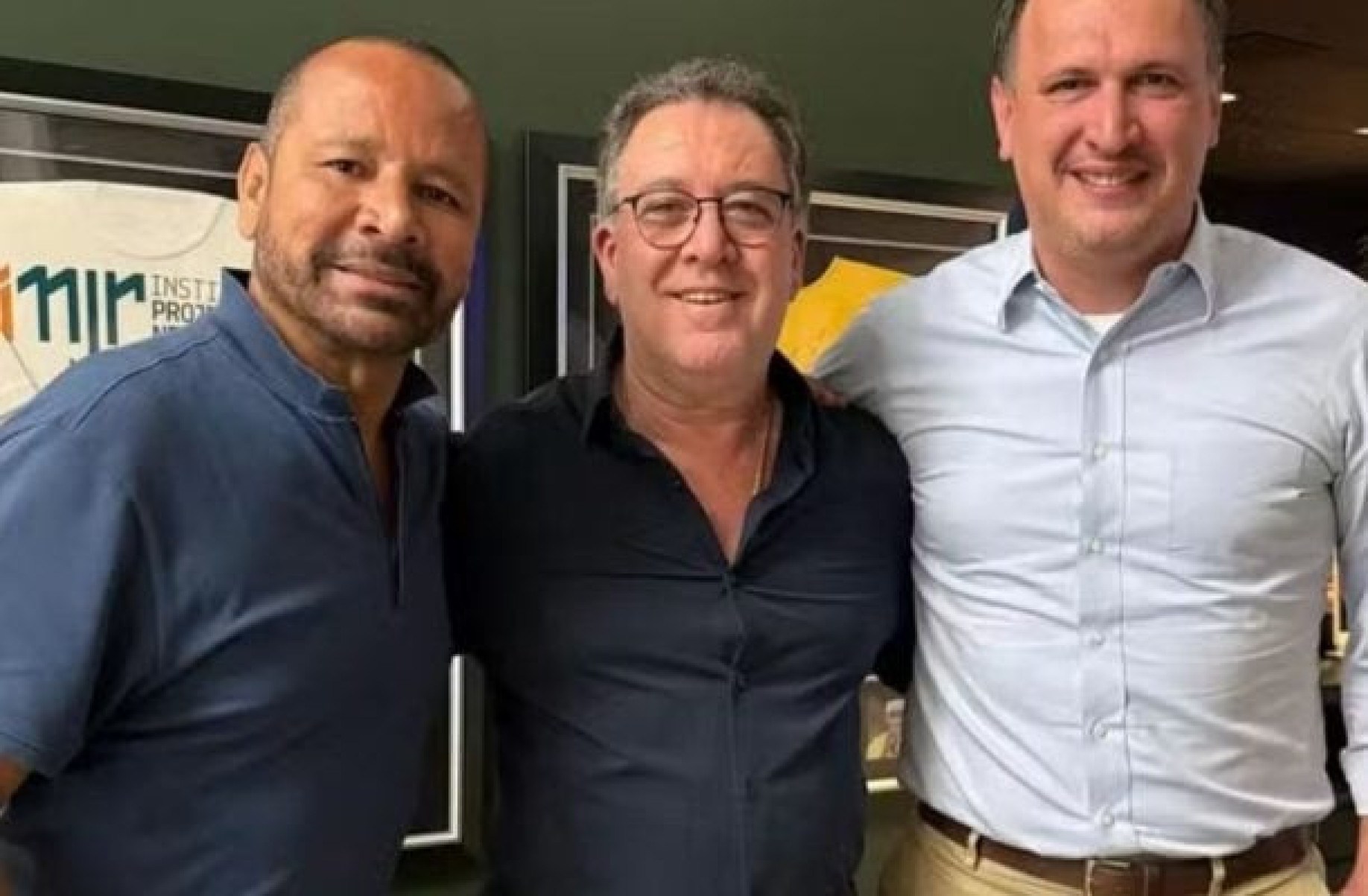 Santos avança em negociações para nova arena e inclui Neymar pai no processo Santos avança em negociações para nova arena e inclui Neymar pai no processo