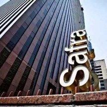 Procon-MG multa Banco Safra por irregularidades na concessão de empréstimos consignados -  (crédito: Reprodução/Licenças Creative Commons)