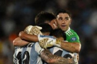 Argentina bate Uruguai e precisa apenas empatar com Brasil para ir à Copa