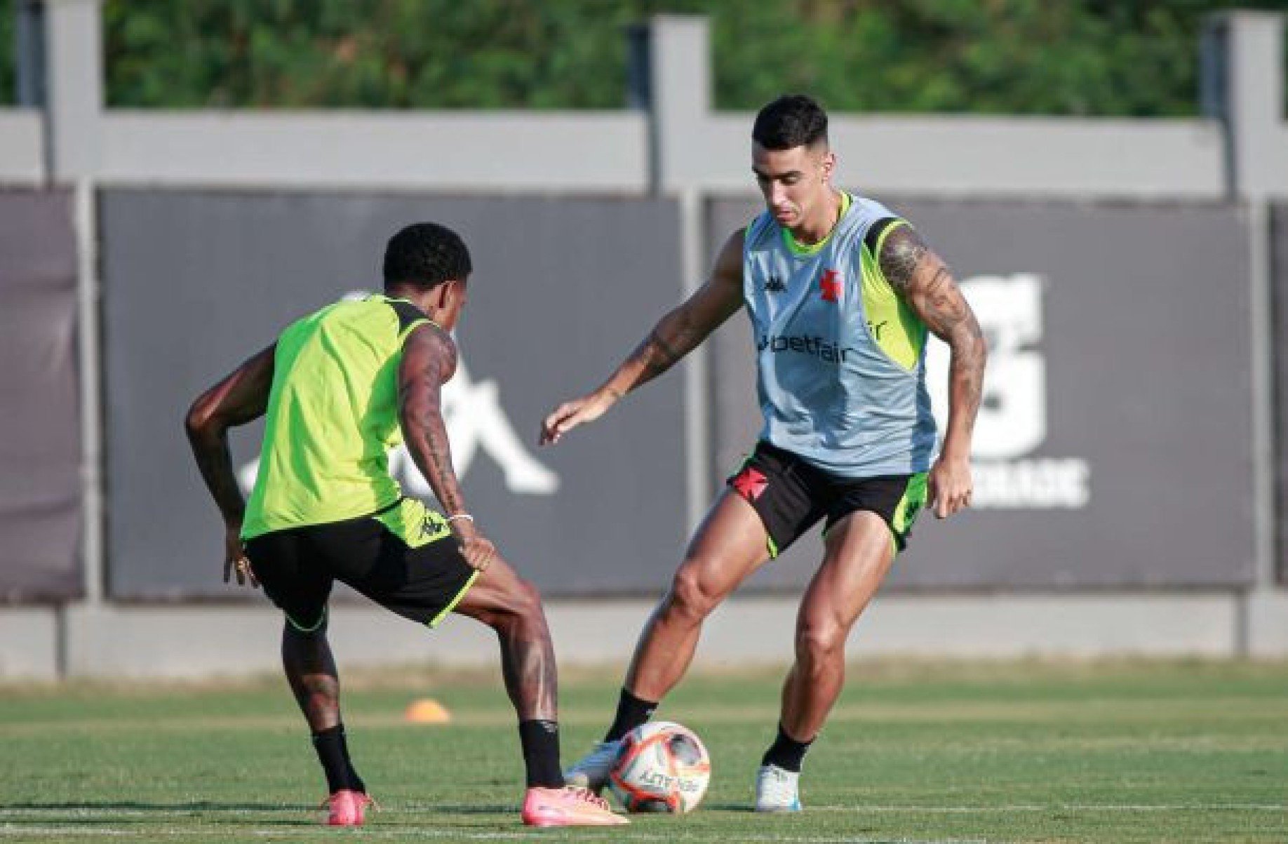 Vasco quer renovar contrato com Puma Rodríguez