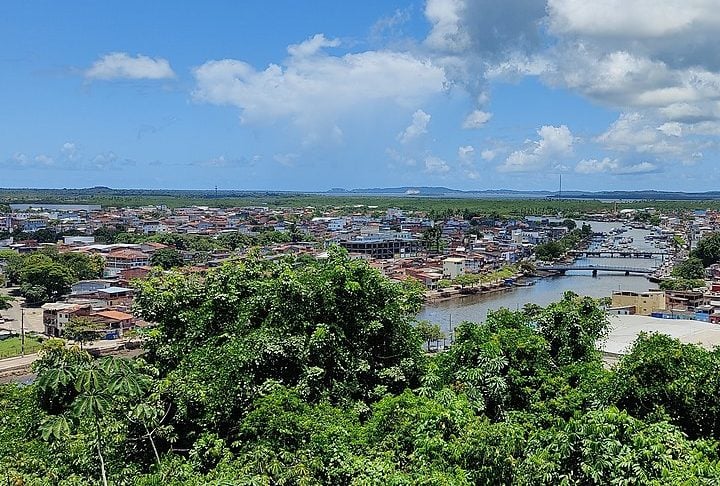 Uma delas morava na cidade de Valença (foto), e a outra em Camamu, ambas localizadas no estado da Bahia.
