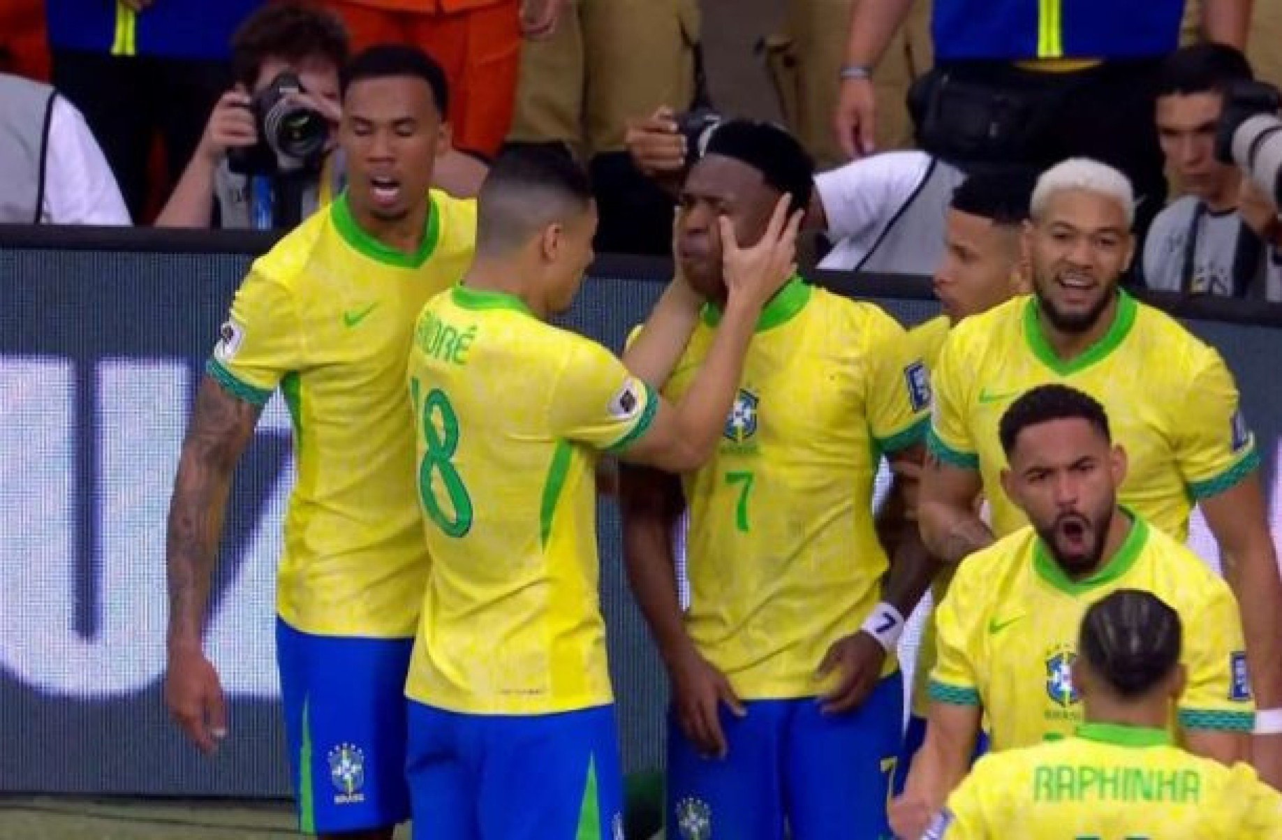 Vini Jr decide nos acréscimos, Brasil bate Colômbia e dorme vice-líder das Eliminatórias