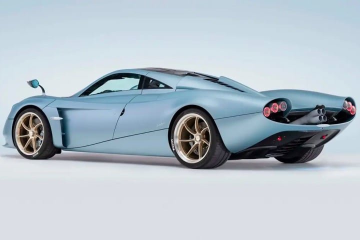 Apesar de ter sido substituído pelo Utopia em 2022, esse modelo lançado em 2011 foi crucial para firmar o nome da marca. Vai de 0 a 100 km/h em 2,8 segundos e atinge 370 km/h.