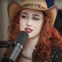 Após vencer Grammy de Artista Revelação, Chappell Roan estreia no country -  Reprodução/Youtube Amazon