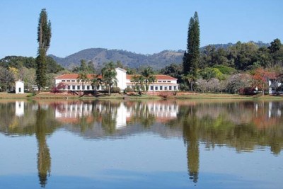 O parque abriga nove fontes de águas minerais, cada uma com composições químicas distintas e propriedades terapêuticas únicas -  (crédito: Rosanetur/Flickr)