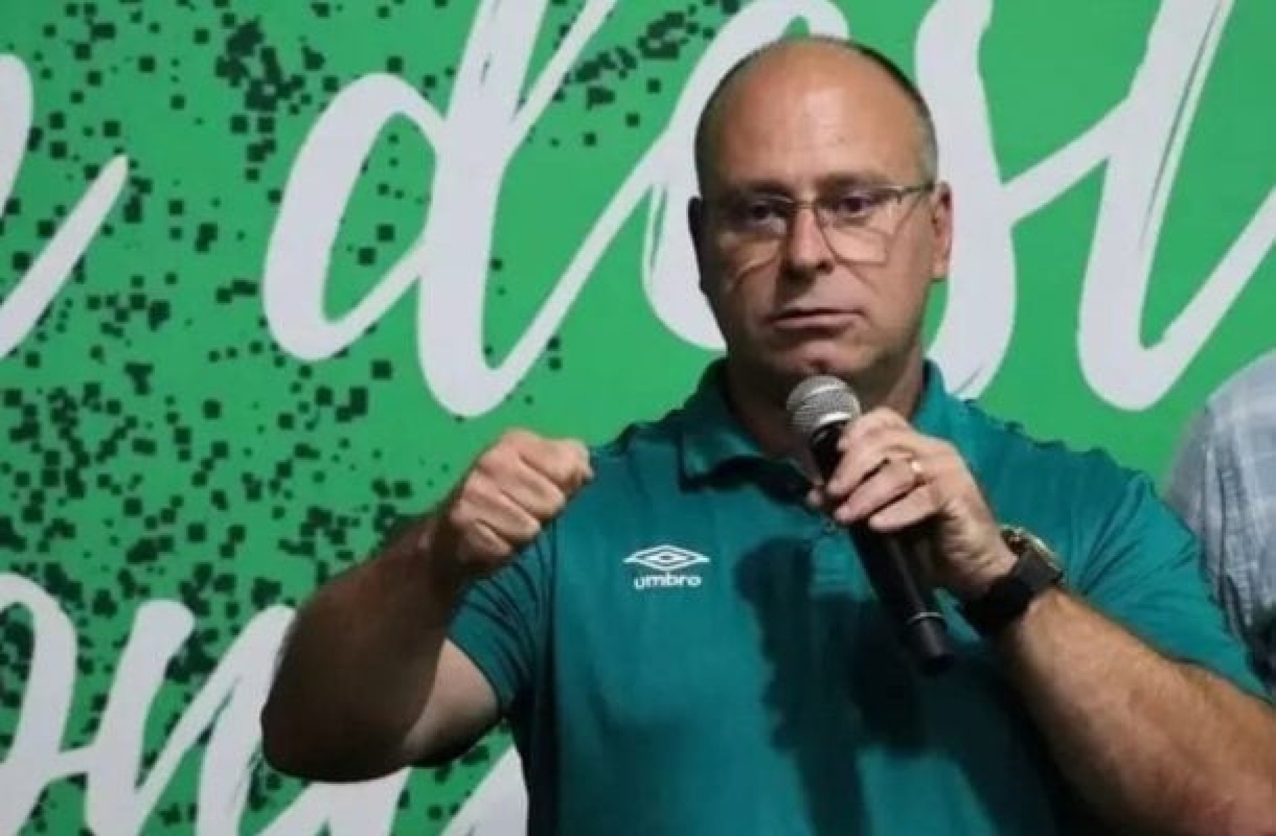 Presidente da Chapecoense ameaça tirar o clube da Federação Catarinense