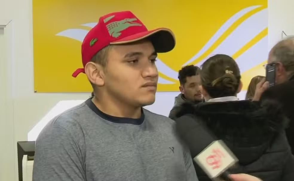 Um outro passageiro, Felipe, relatou que chegou a discutir para que pudesse embarcar, mas um funcionário negou.  
Ele conta que se atrasou porque confundiu as companhias aéreas: o voo era da Voepass e ele pensou que fosse da Latam. Com a recusa, o  funcionário salvou sua vida. 