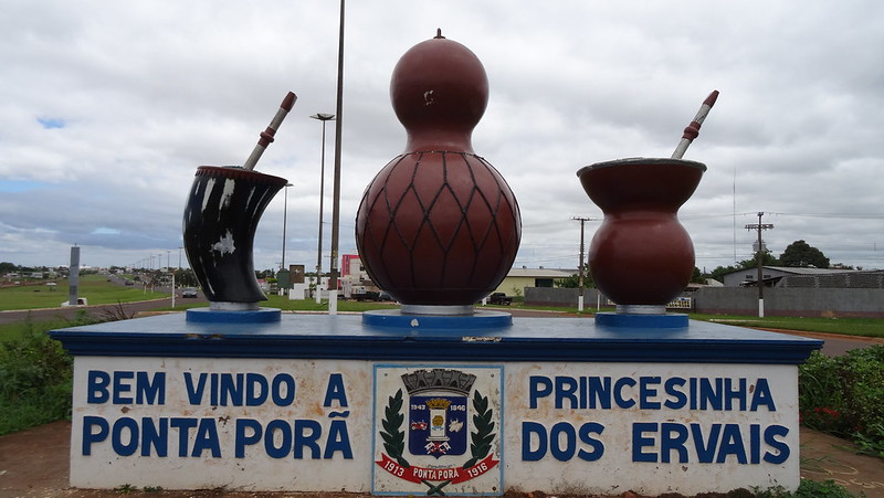 Ponta PorÃ£ (Brasil) / Pedro Juan Caballero (Paraguai)
Possuem uma fronteira seca, sem barreiras fÃ­sicas, permitindo a livre circulaÃ§Ã£o de moradores.
