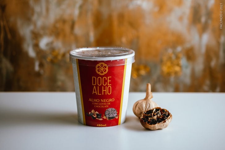 Alho: Ã? difÃ­cil imaginar o sabor, mas o sorvete de alho Ã© comum em festivais nos Estados Unidos. HÃ¡ quem diga que Ã© supercremoso. SerÃ¡ que dÃ¡ mau hÃ¡lito?