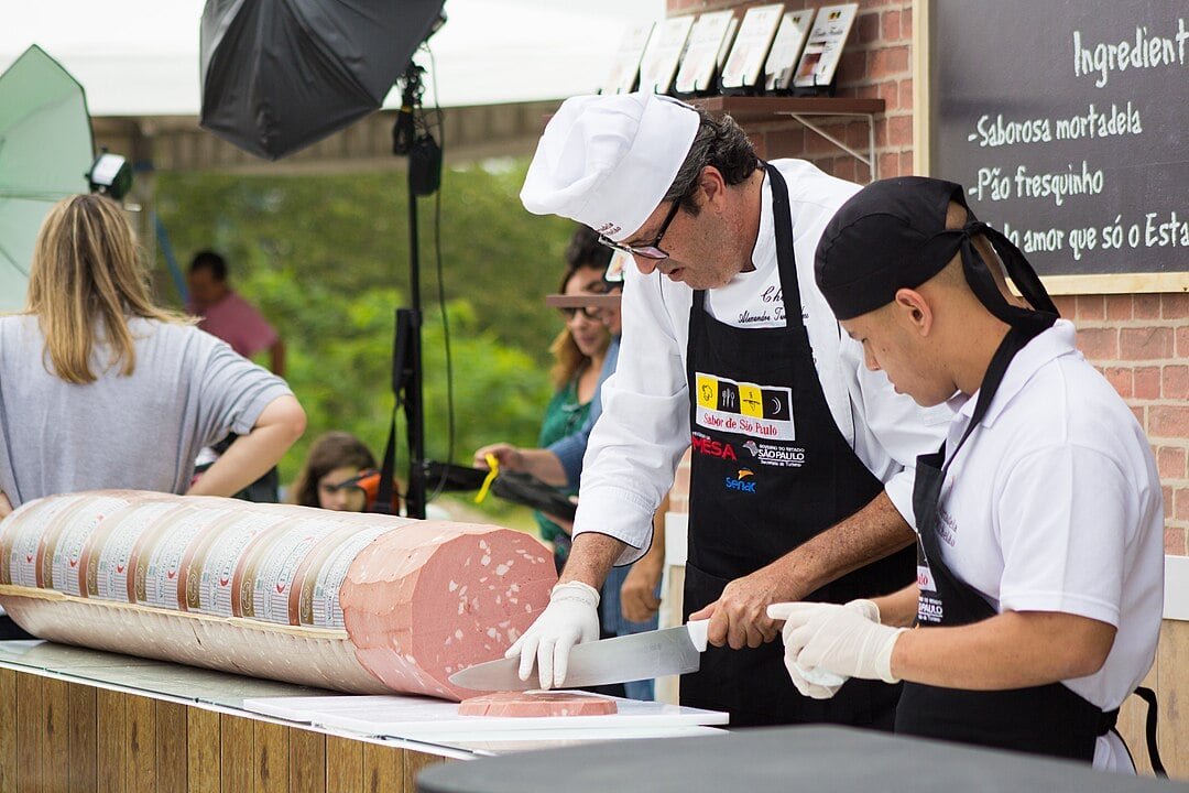 Muitos festivais celebram a mortadela, como o 