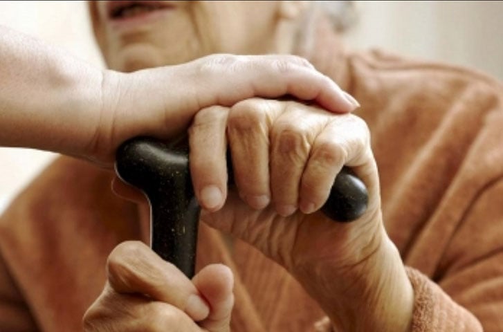 Por outro lado, os baixos níveis do nutriente são capazes de provocar mudanças na ativação muscular em diversas regiões. Entre eles, espasmos, cãibras e constipação intestinal, assim como o surgimento de doenças ortopédicas.