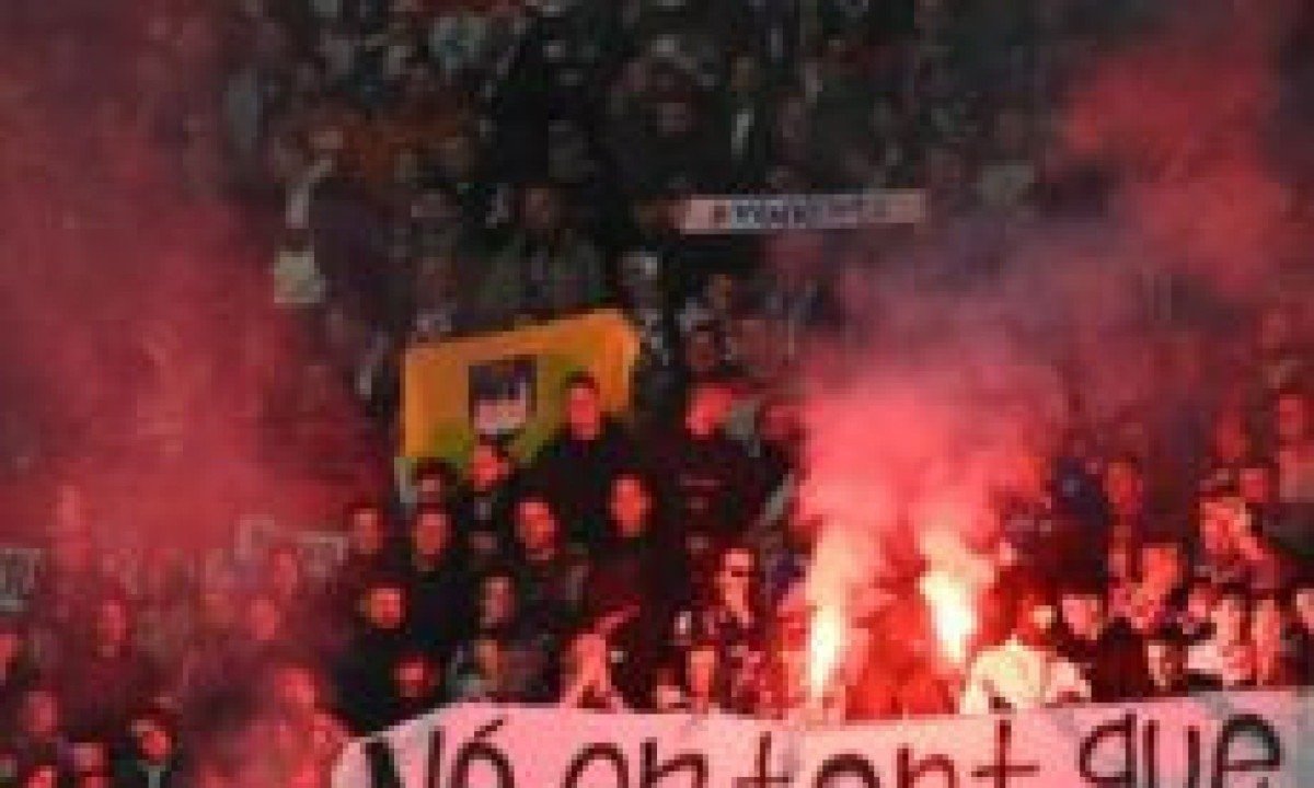 Polícia prende sete pessoas que fizeram saudação nazista em estádio -  (crédito: No Ataque Internacional)