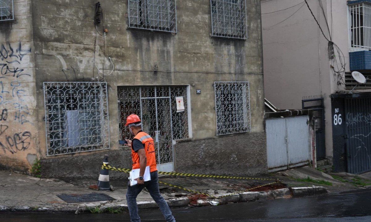O ve&iacute;culo j&aacute; foi retirado do local -  (crédito: cr&eacute;dito: Leandrou Couri/EM/D.A. Press)