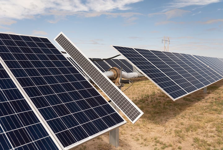 De acordo com a Yale Climate Connections, organização especializada em noticiário sobre mudanças climáticas, 98% da rede de energia do Uruguai provém de fontes renováveis, com somente 2% ainda originária de combustíveis fósseis. Além da eólica, a pequena nação sul-americana é abastecida por hidrelétricas, fontes solares e reaproveitamento de resíduos.
