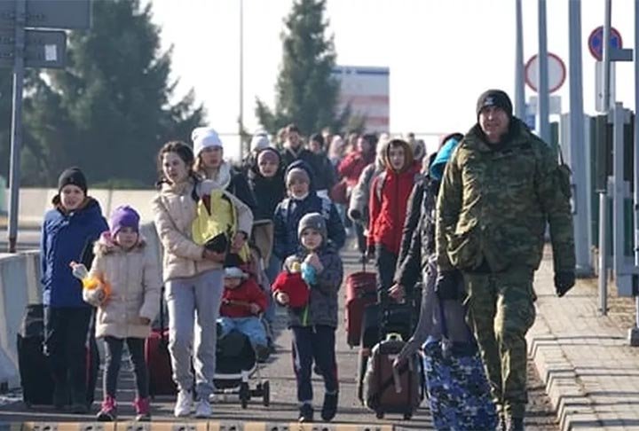 Ucrânia: Com uma população atual de aproximadamente 41 milhões, além dos conflitos recentes, o país já vinha registrando declínios populacionais devido a fatores econômicos e sociais.

