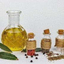 Terapia com aromas: benefícios e riscos - Imagem de Felix Lichtenfeld por Pixabay