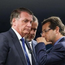 Inquérito contra Bolsonaro por importunação a baleia é arquivado