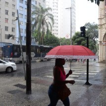Chuva forte atinge região de BH nesta terça-feira (25/3) - T&uacute;lio Santos/EM/D.A.Press. Brasil. Belo Horizonte