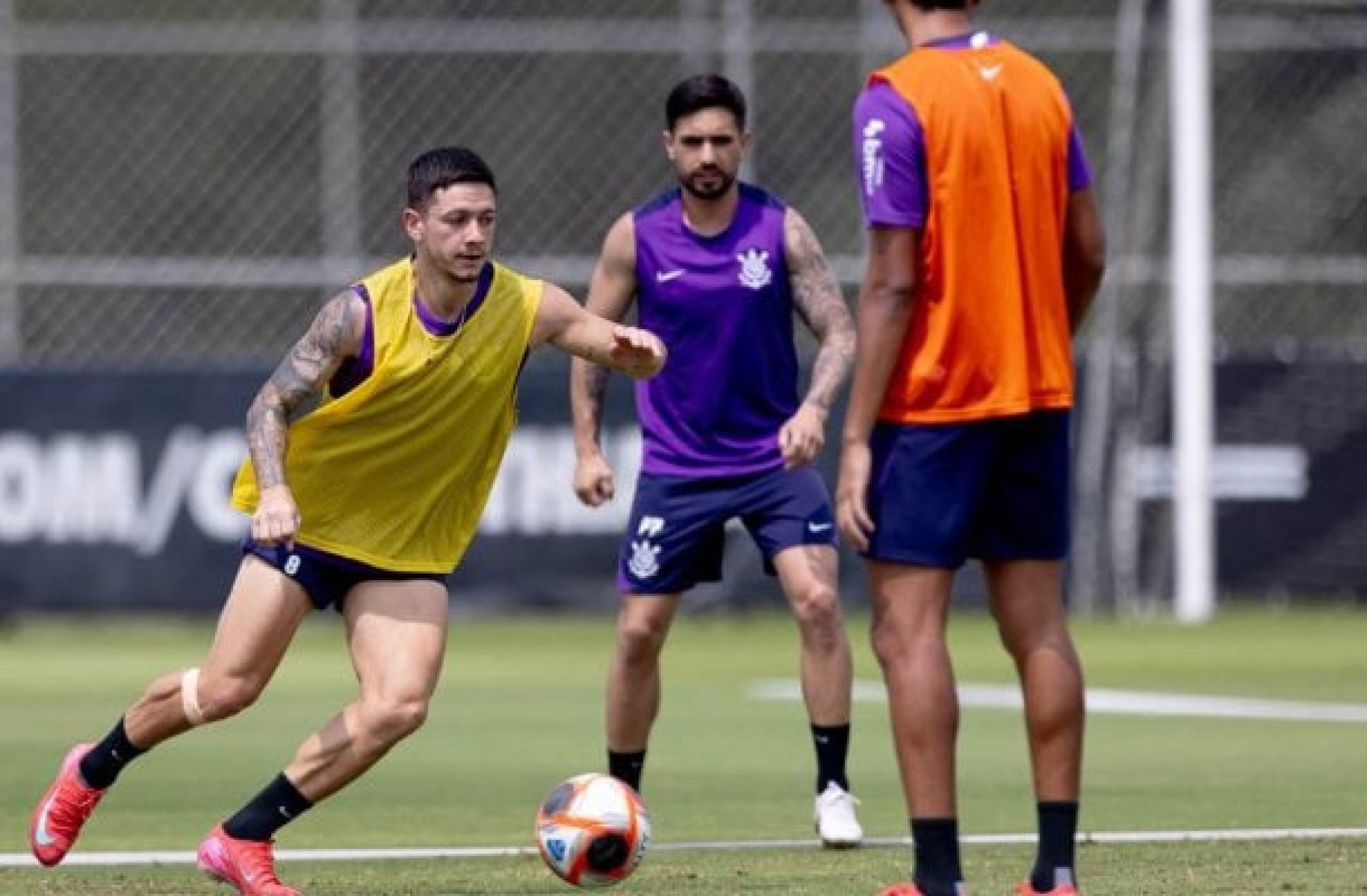 Sem os convocados, Ramón Díaz promove treino tático no Corinthians