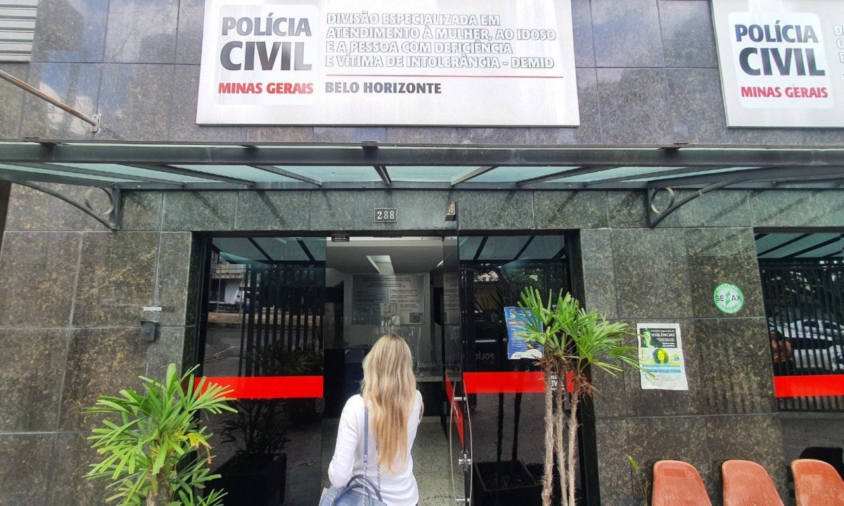 Homem foi preso e levado para a Delegacia de Atendimento à Mulher -  (crédito: Leandro Couri/E.M./D.A. Press)