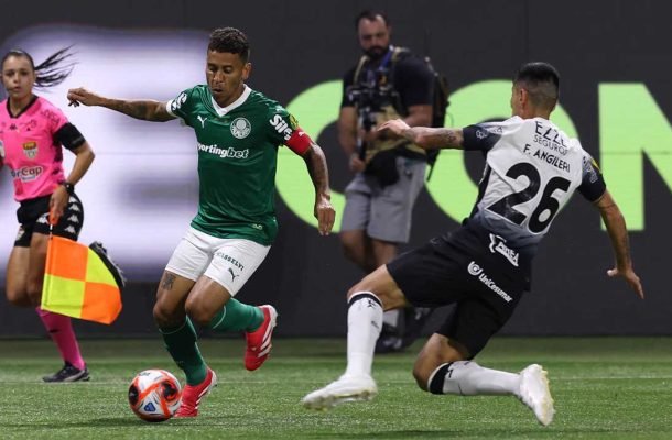 MARCOS ROCHA - Fazia uma partida sem riscos e buscando tabelas com Estêvão pela direita, mas sentiu dores musculares e pediu substituição.  NOTA 5,0 - Foto: Cesar Greco/Palmeiras