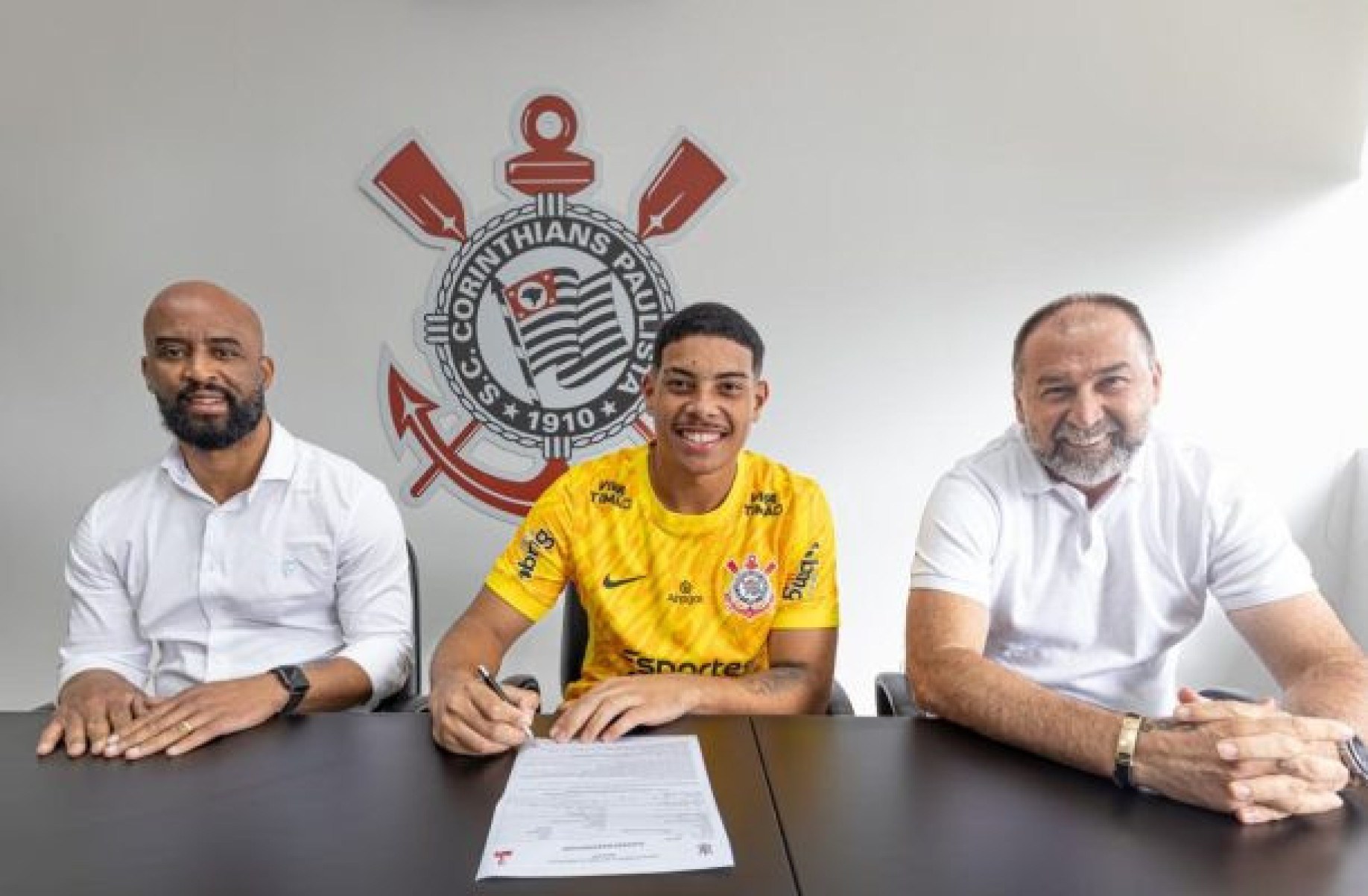 Corinthians renova contrato com goleiro Kauê até 2029 Corinthians renova contrato com goleiro Kauê até 2029