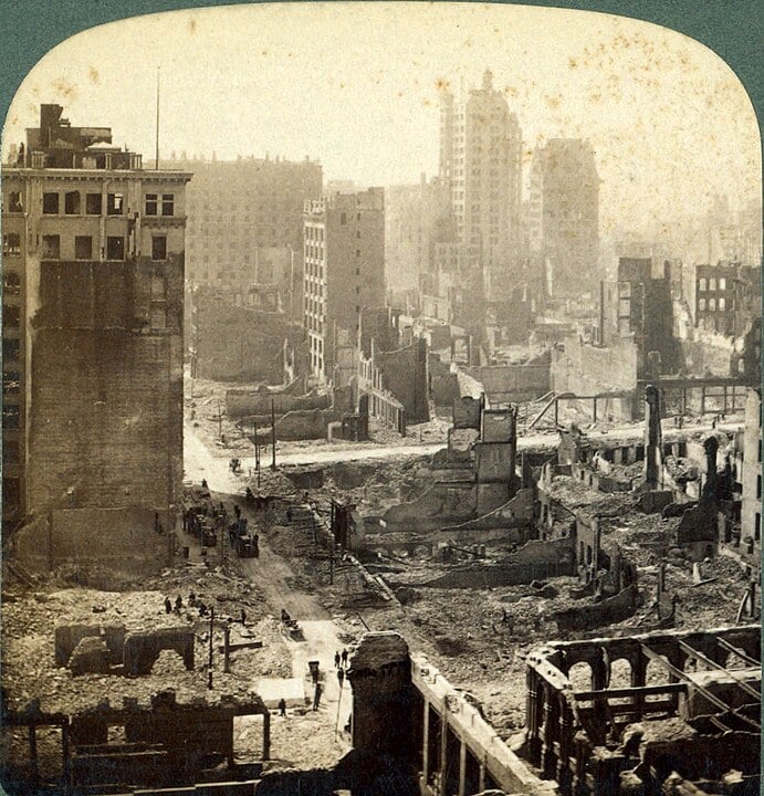 O sismo foi causado por um deslize da chamada Falha de San Andreas, uma falha geológica que se estende por 1.290 km na Califórnia e que marca o encontro de placas tectônicas na região. Em 1906, o terremoto se deu por uma alteração em 440 lm de faixa. 