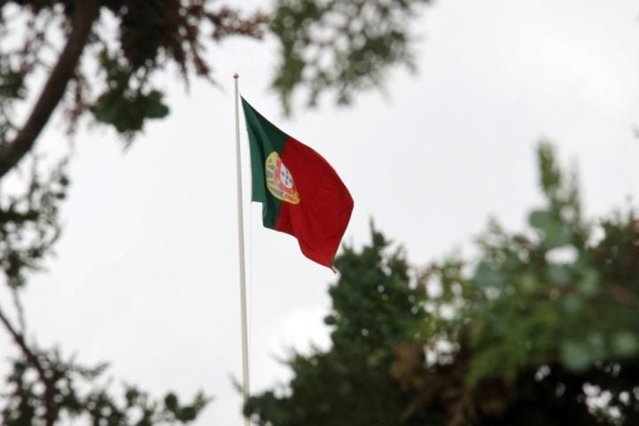 O isolamento era tão intenso que os moradores locais não tinham conhecimento da independência do Brasil em 1822 e continuaram a erguer a bandeira portuguesa na Fortaleza dos Remédios por mais dois anos.-Manuel Costa Unsplash