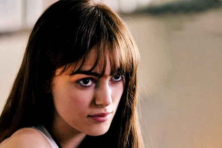 Filha de atores, desde cedo demonstrou interesse pela atuação e começou sua carreira ainda criança, aparecendo em produções televisivas britânicas. 