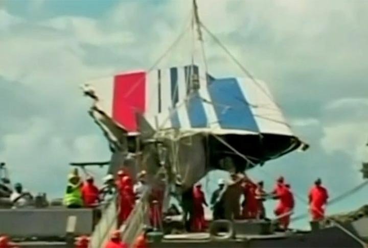 Também houve modernização dos tubos de pitot e aumento do tempo de localização das caixas pretas por emissão de sinal, entre outras questões técnicas. 