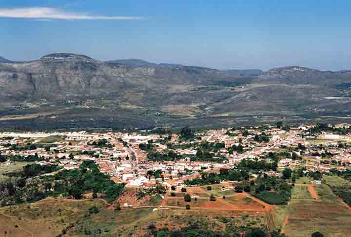 Piatã(1.280m)- Situada na Chapada Diamantina, na Bahia, é conhecida por ser o ponto mais alto do estado e uma das cidades mais frias do nordeste. Tem cerca de 17 mil habitantes e conta com comunidades quilombolas, sítios arqueológicos e a famosa festa de Folia de Santos Reis.