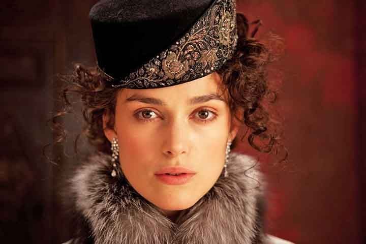 No mesmo ano, interpretou a icônica personagem-título em "Anna Karenina", adaptação do romance de Liev Tolstói. O filme, visualmente deslumbrante, trouxe uma abordagem teatral e inovadora para a história.