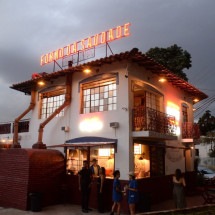 Letreiro de pizzaria gera repercussão nas redes após ação da prefeitura - T&uacute;lio Santos/EM/D.A.Press