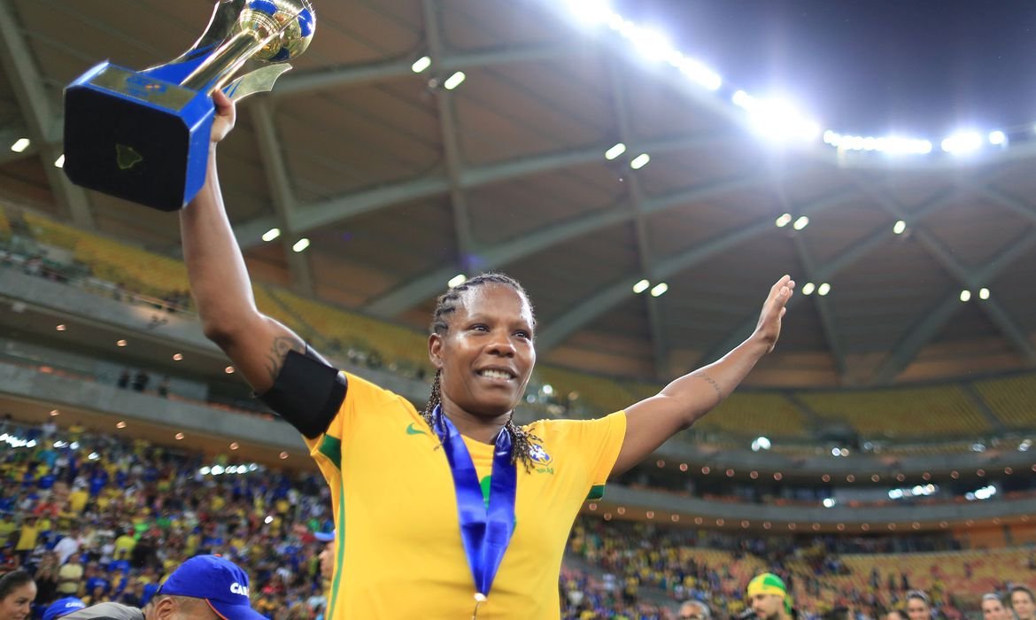 Outro nome engajado na psicologia do esporte é Formiga, meio-campista histórica da seleção brasileira feminina de futebol e recordista de participações em Copas do Mundo e Olimpíadas.