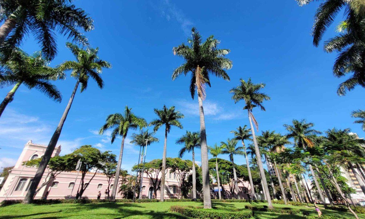 Umidade relativa mínima do ar poderá ficar em torno de 50% durante a tarde deste sábado (29/3), em Belo Horizonte -  (crédito: Gladyston Rodrigues / EM / D.A Press)