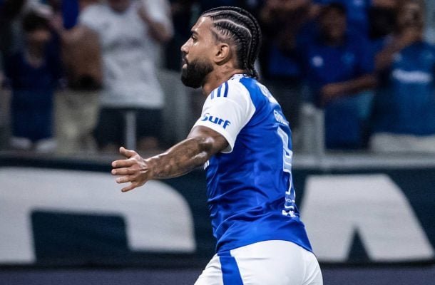 GABIGOL - Desperdiçou contra-ataque importante ainda no começo do jogo, mas se redimiu com um belo gol de primeira. Depois, quase fez golaço no ângulo. Boa movimentação. NOTA 7,5. Foto: Gustavo Aleixo/Cruzeiro