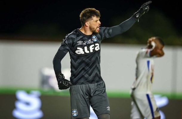 VOLPI - Quatro defesas fantásticas no início do jogo, quando o Grêmio estava muito mal. Outras três defesas excelentes na etapa final. Essencial para deixar seu time no jogo e garantir os três pontos. NOTA 9,0. Foto: Lucas Uebel / Grêmio FBPA