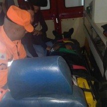Peão cai de cima do touro em festa de Córrego Danta - CBMMG