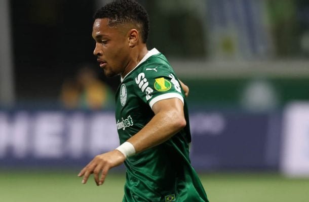 VITOR ROQUE - Roubou uma bola na saída do Botafogo, mas acabou perdendo antes de finalizar. Teve oportunidade de marcar no segundo tempo, mas errou a cabeçada de frente para o gol. Saiu aos 32 minutos do segundo tempo para entrada do Flaco López. - Nota: 6,0 - Foto: Cesar Greco/Palmeiras