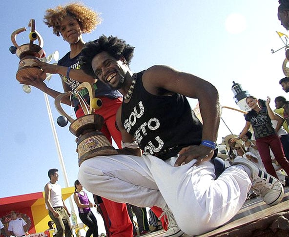 Na capoeira moderna, além de Ratto, também se destacam Bibinha e Gugu. Em 2018, foram eles os premiados com o título de "mais completos do mundo" na capoeira. -Reprodução do site correio24horas.com.br/noticia