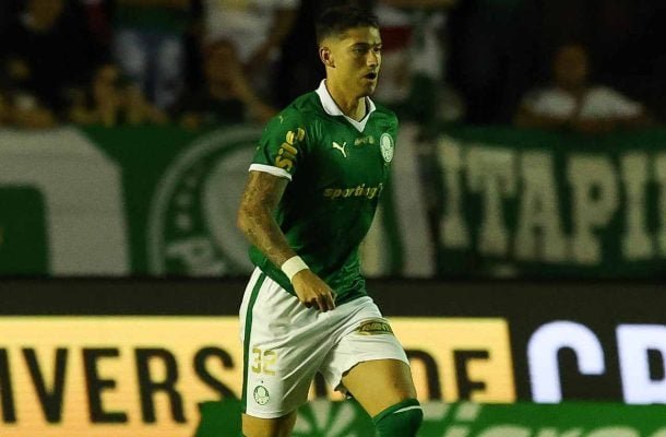 EMILIANO MARTÍNEZ - Entrou no lugar do Richard Ríos aos 26 minutos do segundo tempo. Sem participações efetivas.- Nota: 5,5- Foto: Cesar Greco/Palmeiras