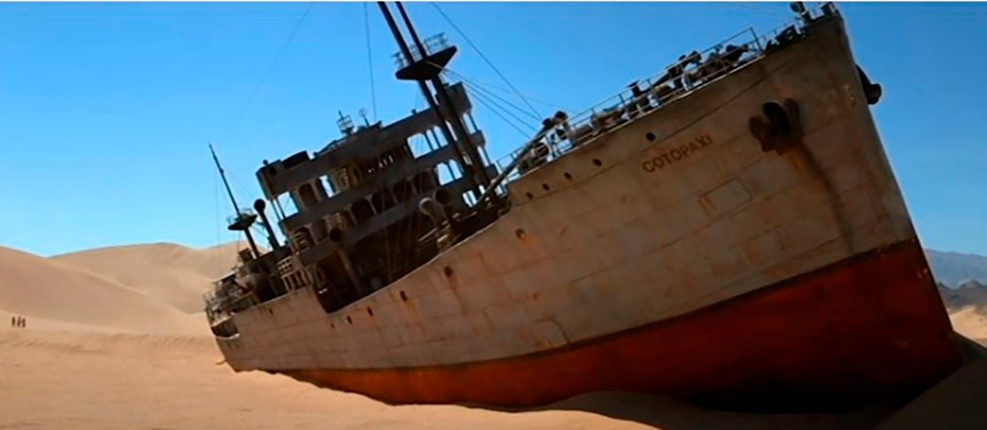 Em 1977, o Cotopaxi havia "aparecido" no meio do deserto,  no filme "Contatos Imediatos de Terceiro Grau". Steven Spielberg aproveitou a fama do mistério do navio para, na ficção, presumir que ele tivesse sido deslocado por extraterrestres. 