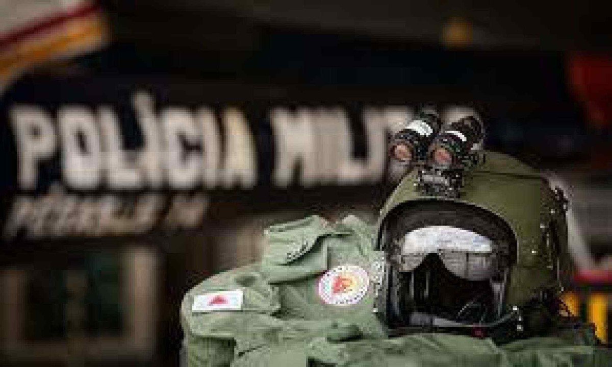Polícia ainda não tem pistas do matador ou matadores de homem cujo corpo foi encontrado num matagal -  (crédito: PMMG)